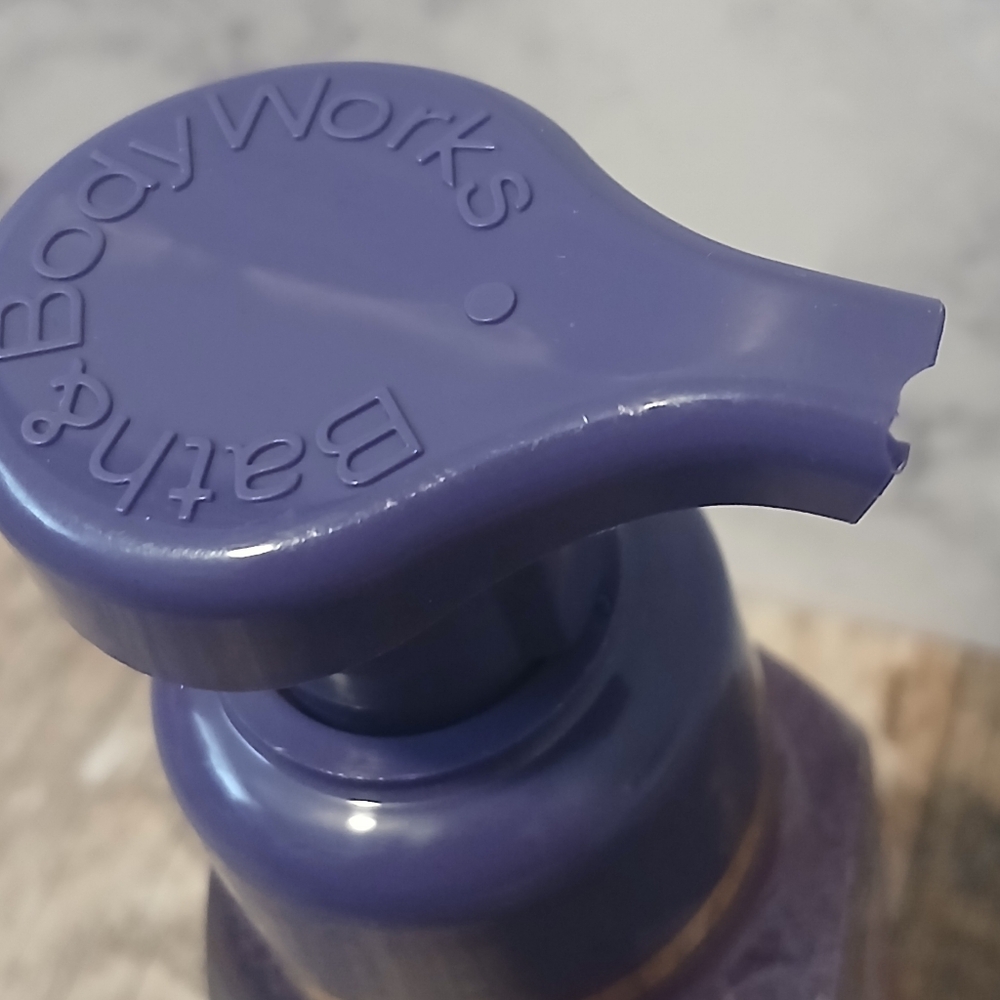 Disney ♡ Rapunzel Foaming Hand Soap & Body Cream - Picture 2 of 5